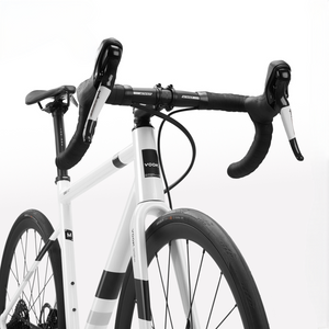 VOOK ONE Road Bike Lightweight 8.3kg, a 13-speed drivetrain, a T700 carbon fiber fork.